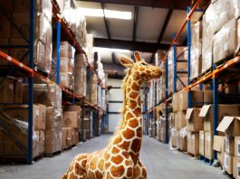 Câu chuyện chuỗi cung ứng trên hành trình của một nàng hươu cao cổ nhồi bông