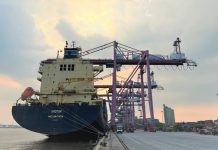 Giữa bối cảnh chuỗi cung ứng căng thẳng, cảng biển tại TPHCM liên tục đón chuyến tàu đi Mỹ