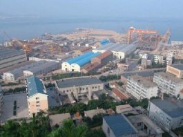 Doanh nghiệp sản xuất Trung Quốc tự đặt hàng đóng tàu container