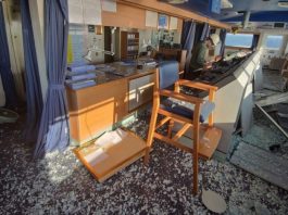 Tàu hàng rời bị trúng tên lửa trên vùng biển Ukraine