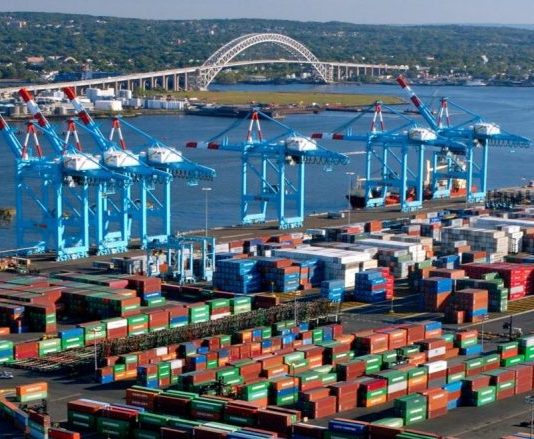 Năm 2022 khó đoán của ngành vận tải biển