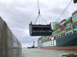 Nhóm cứu hộ nỗ lực giải cứu tàu Ever Forward, nhưng chưa thành công